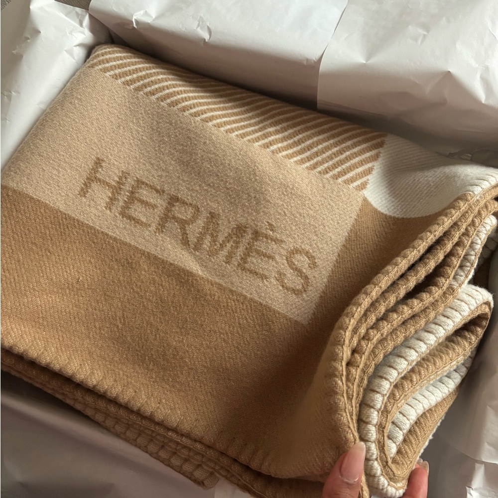 *Hermès* | H Riviera Throw Blanket	
Color: sable